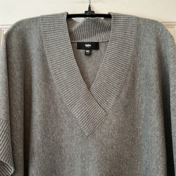 Messimo Poncho Sweater - Picture 3 of 11